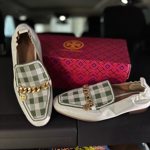 Barely Worn Tory Burch Loafer - Picture 1 of 2